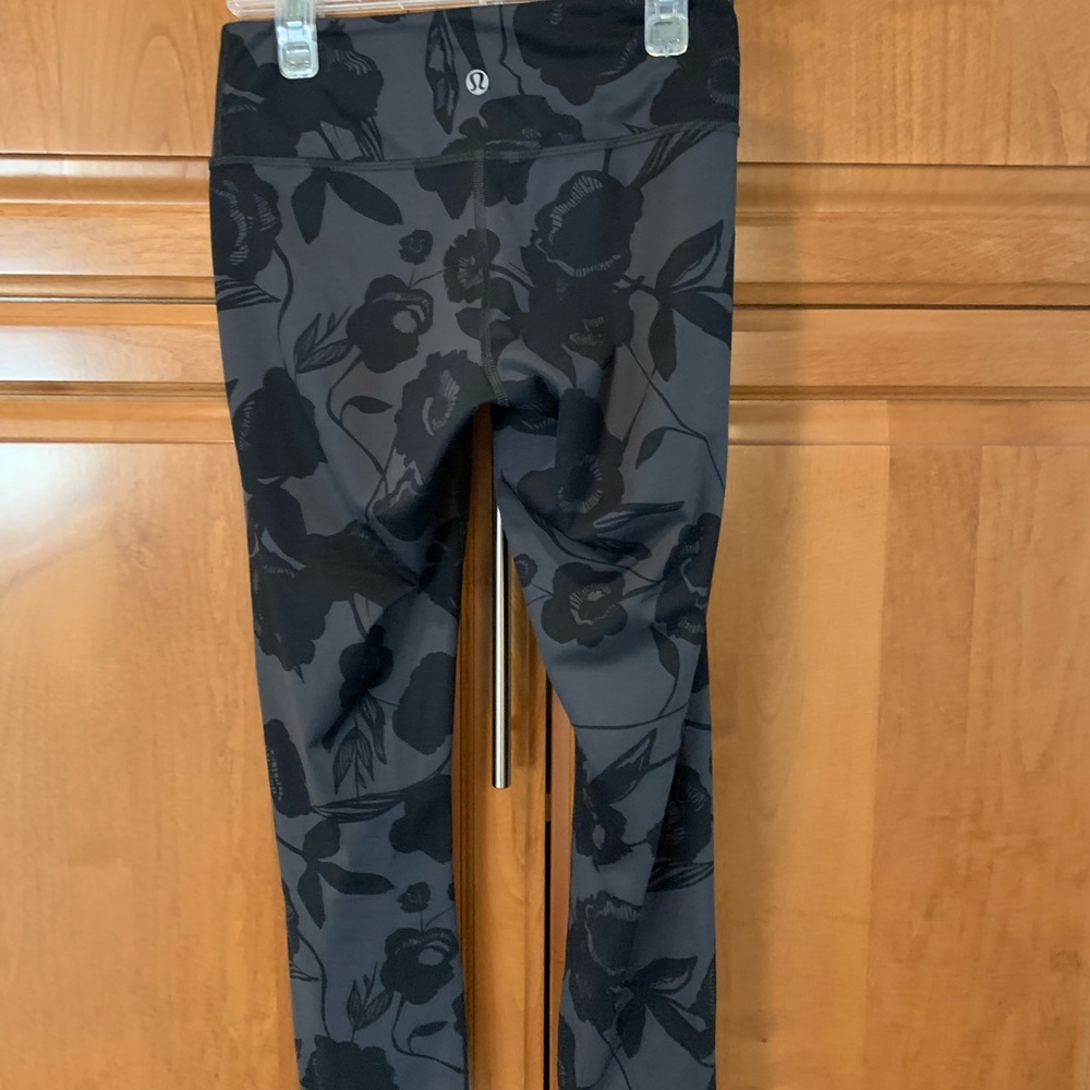 NWOT Black/Grey Cropped lululemon Leggings